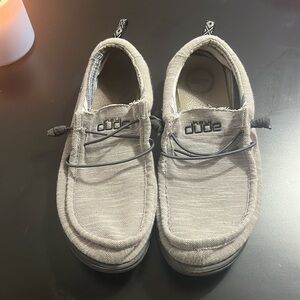 Men’s hey dudes size 10